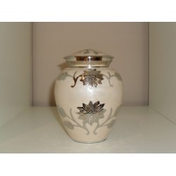 Budget Messing Urn
